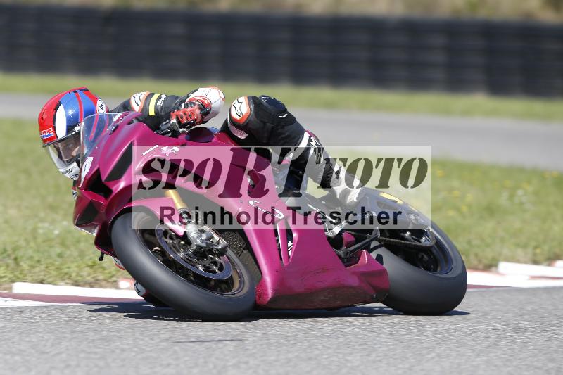 /Archiv-2025/48 25.08.2025 Cornu Master School ADR/rot-rouge/0